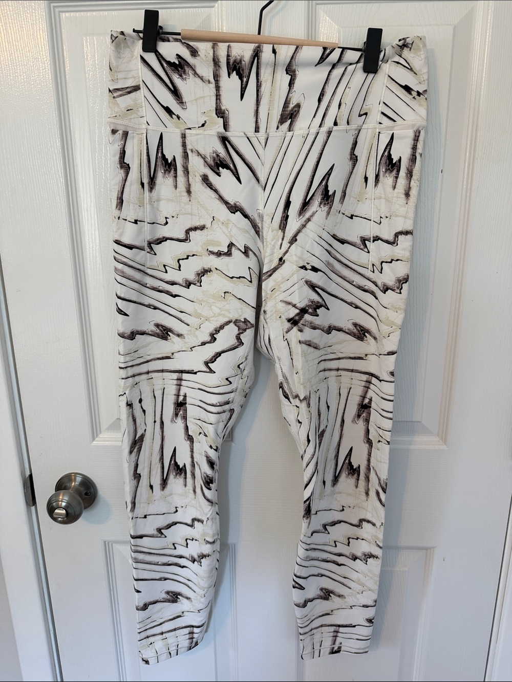 Calia White Leggings with Black and Beige Brushprint